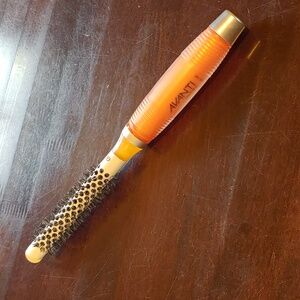 Avanti Ultra Ceramic Professional Round Brush